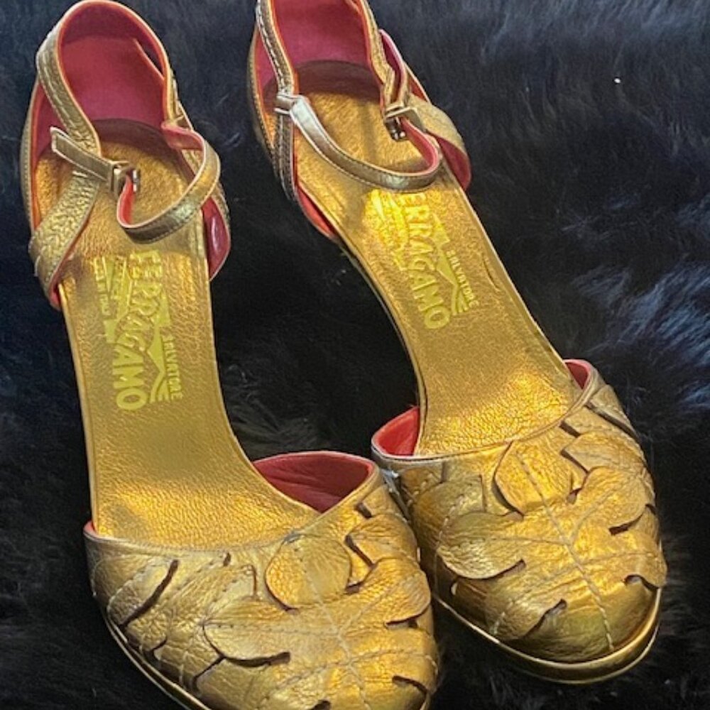 Ferragamo Gold Heels Size 9 1/2 B Leaf design Leather